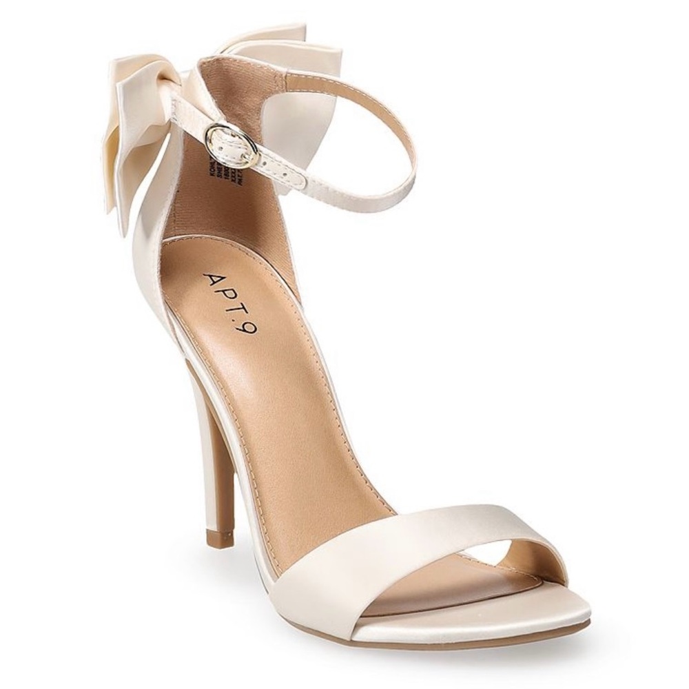 Apt. 9 Women's Ivory Heels with Bow Detail